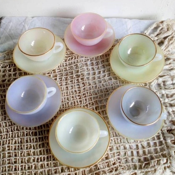 Vintage 60s Arcopal Harlequin Espresso Cups, Opaline Pastel, French Midcentury - Picture 2 of 16